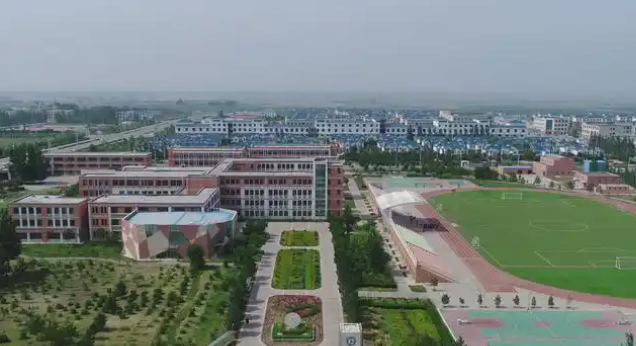 抓住暑期教学空档期进行硬化改造为师生日常通行增添了安全保障 抓住暑期教学空档期进行硬化改造为师生日常通行增添了安全保障