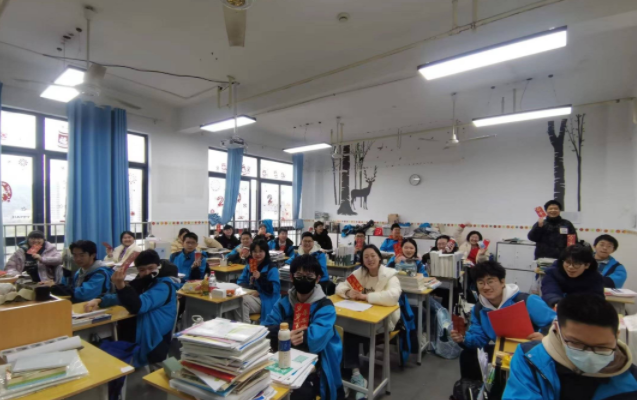 教师指导下推动主动发展在严谨学业质量基础上促进多元进步 教师指导下推动主动发展在严谨学业质量基础上促进多元进步